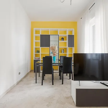 Guesthost - Gambara Balcony Milan