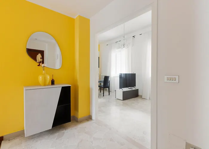 Guesthost - Gambara Balcony Apartment Milan