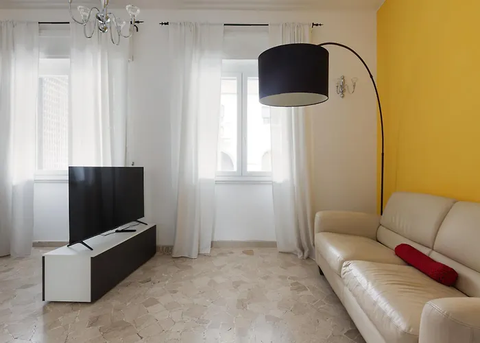 Guesthost - Gambara Balcony Apartment Milan