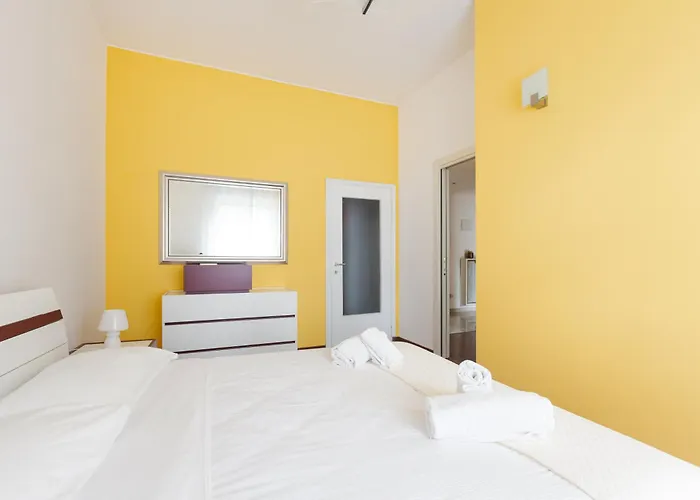 Apartment Guesthost - Gambara Balcony Milan