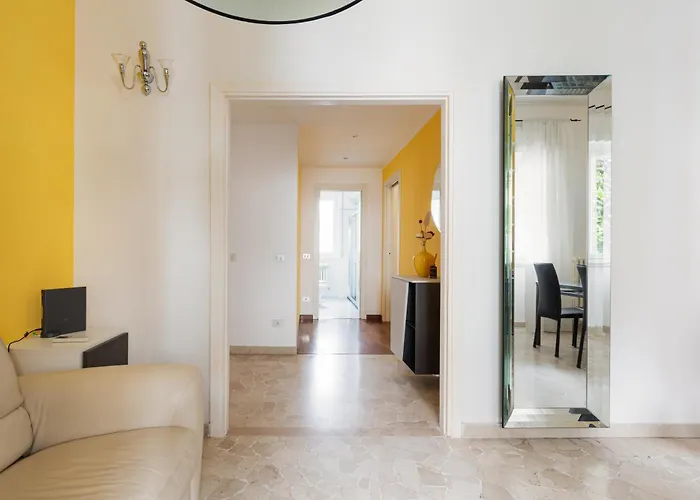 Guesthost - Gambara Balcony Apartment